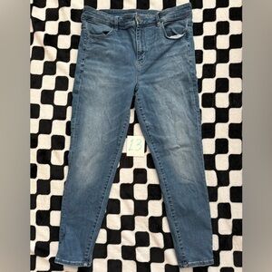 Women's Blue Jeans American Eagle Hi-Rise jeggings. 16 short
